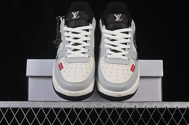 All categories Nk Air Force 1 Air Force series Nk Air Force 1 Low Air Force low-top Nike Air Force 1'07 Low Gray and white contrast Air Force 1 low-top casual sneakers DF0188-138